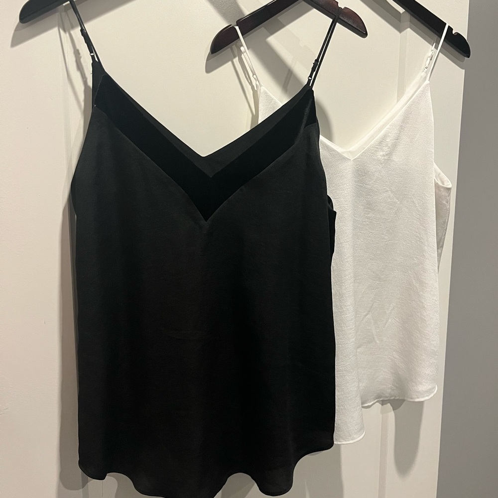 Express Medium (2) V neck with adjustable straps